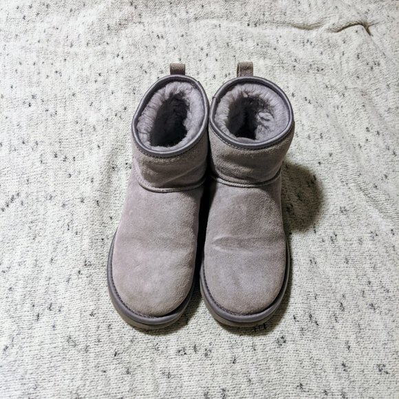 Lavender Ankle Uggs w/ Swarovski Crystals - Picture 7 of 8